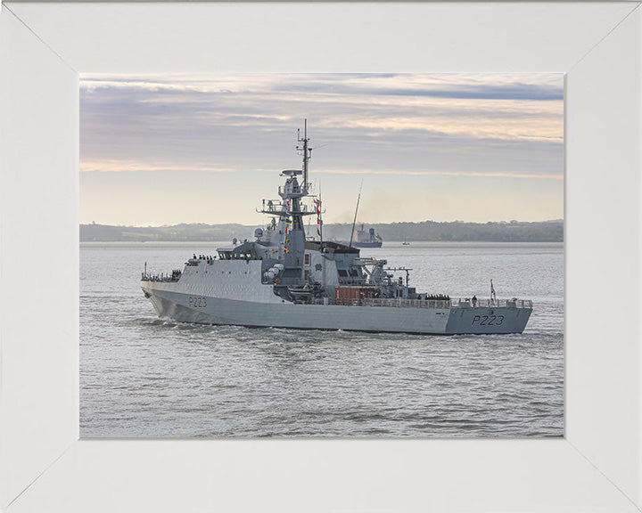 HMS Medway P223 Royal Navy River class patrol vessel Photo Print or Framed Print - Hampshire Prints