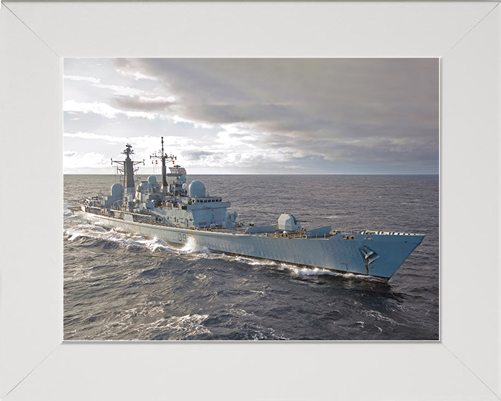 HMS Edinburgh (D97) Royal Navy Type 42 Destroyer Starboard View Photo Print Wall Art Decor Posters, Prints, & Visual Artwork Hampshire Prints 10 x 8 White Frame No