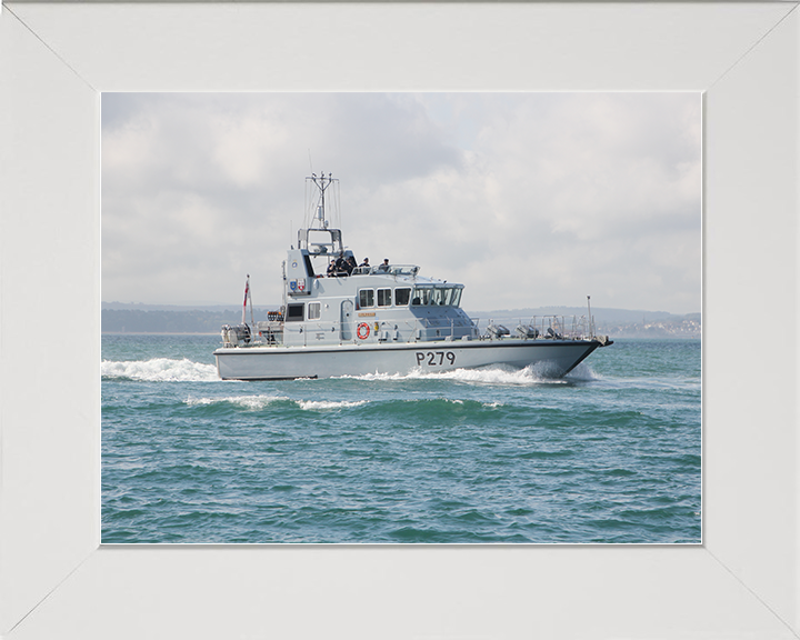 HMS Blazer (P279) Royal Navy Archer Class P2000 Patrol Vessel Starboard View Photo Print Wall Art Decor Posters, Prints, & Visual Artwork Hampshire Prints 10 x 8 White Frame No