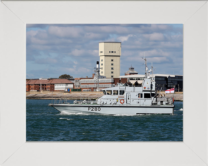 HMS Dasher (P280) Photo Print - Leaving Portsmouth 2017 - Royal Navy Archer Class P2000 Patrol Vessel Posters, Prints, & Visual Artwork Hampshire Prints 10 x 8 White Frame No