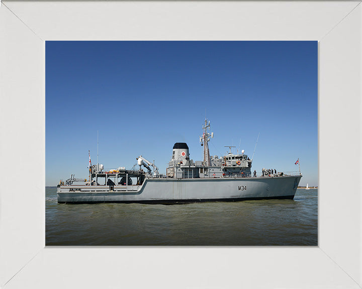 HMS Middleton M34 | Photo Print | Framed Print | Hunt Class | Mine Warfare Vessel | Royal Navy Hampshire Prints