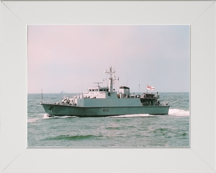 HMS Cromer (M103) Royal Navy Sandown Class Minehunter Port Side View Photo Print Wall Art Decor Posters, Prints, & Visual Artwork Hampshire Prints 10 x 8 White Frame No