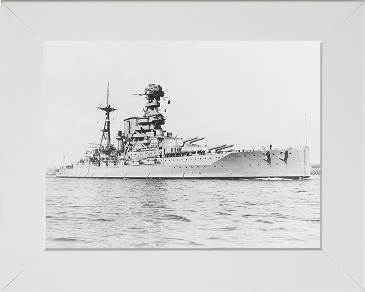 HMS Barham (04) Photo Print - Starboard Side View - Royal Navy Queen Elizabeth Class Battleship Hampshire Prints 10 x 8 White Frame No
