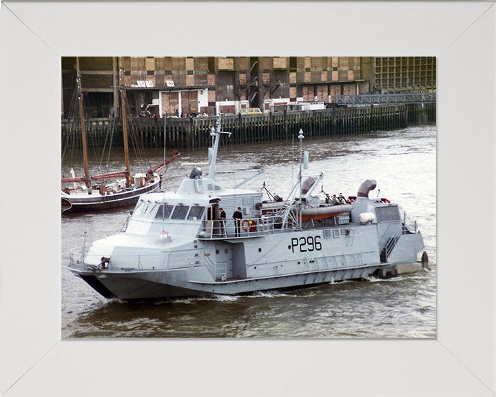 HMS Speedy (P296) Photo Print - Underway - Royal Navy Jetfoil Mine Warfare Vessel Hampshire Prints 10 x 8 White Frame No