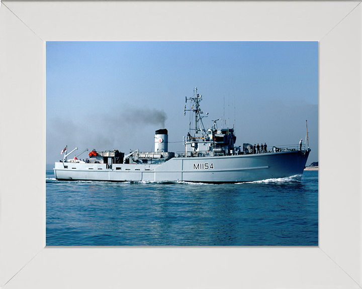 HMS Kellington M1154 | Photo Print | Framed Print | Ton Class | Minesweeper | Royal Navy Hampshire Prints