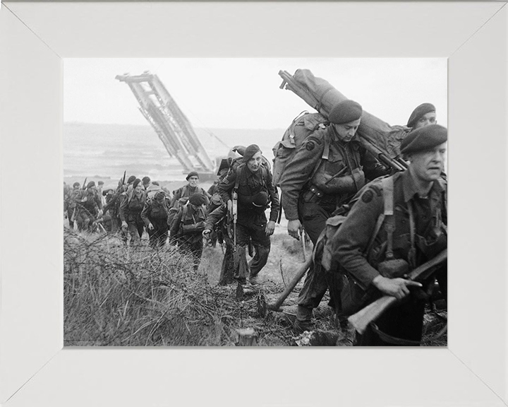 Royal Marines Commandos at Sword Beach on D-Day 1944 Photo Print Hampshire Prints 10 x 8 White Frame No