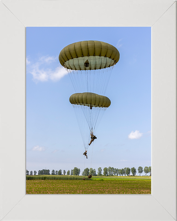 16 Air Assault Brigade Parachuting Photo Print - British Army Hampshire Prints 10 x 8 White Frame No