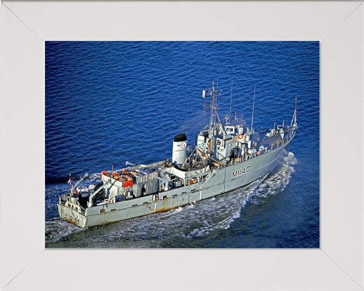 HMS Gavinton M1140 Royal Navy Ton Class Minesweeper Photo Print or Framed Print - Hampshire Prints