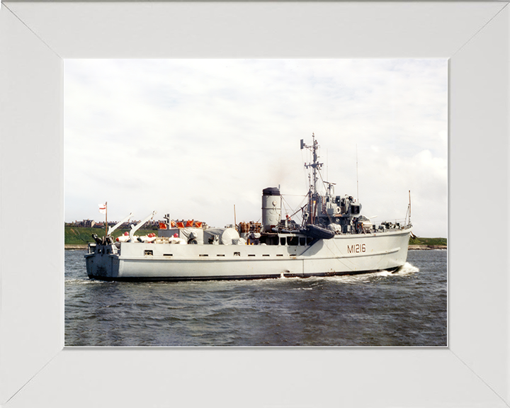 HMS Crofton (M1216) Royal Navy Ton class minesweeper Photo Print Wall Art Poster Posters, Prints, & Visual Artwork Hampshire Prints 10 x 8 White Frame No