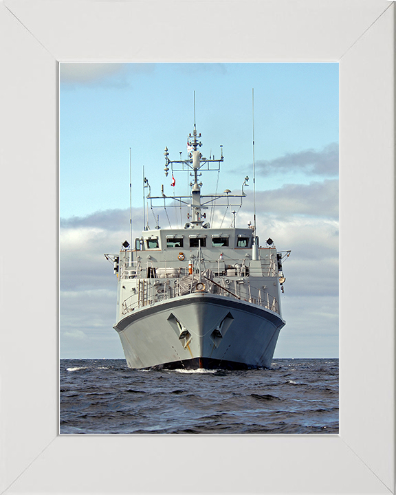 HMS Bangor (M109) Royal Navy Sandown Class Minehunter Low Bow View Photo Print Wall Art Decor Posters, Prints, & Visual Artwork Hampshire Prints 10 x 8 White Frame No