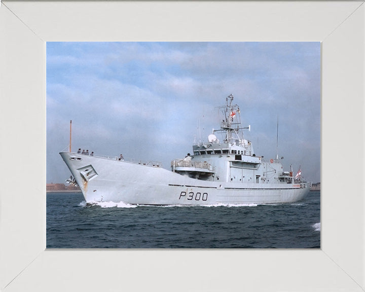 HMS Lindisfarne P300 Royal Navy Island class patrol vessel Photo Print or Framed Print - Hampshire Prints