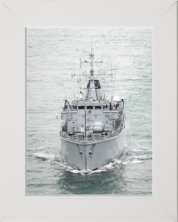 HMS Chiddingfold (M37) Royal Navy Hunt Class Minehunter High Bow View Photo Print Wall Art Decor Posters, Prints, & Visual Artwork Hampshire Prints 10 x 8 White Frame No