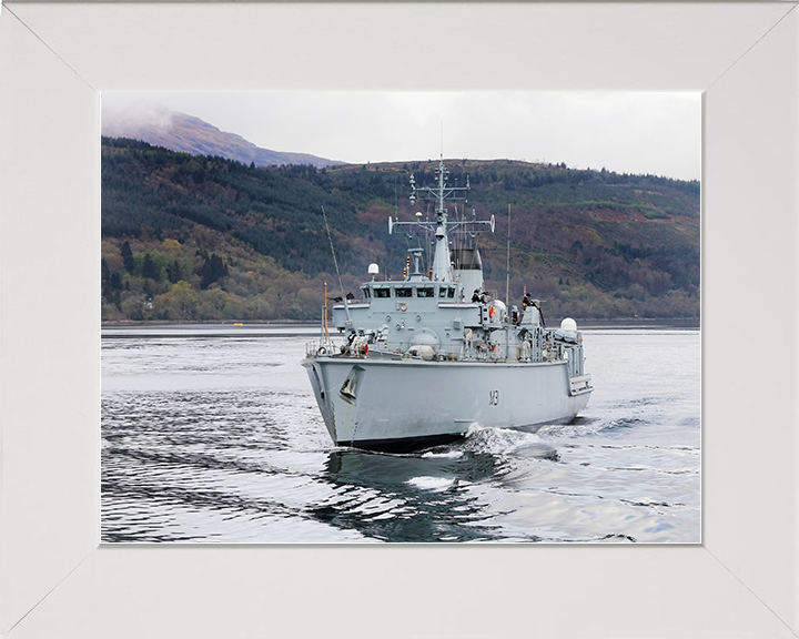 HMS Cattistock (M31) Royal Navy Hunt Class MineHunter Port Bow View Photo Print Wall Art Decor Posters, Prints, & Visual Artwork Hampshire Prints 10 x 8 White Frame No