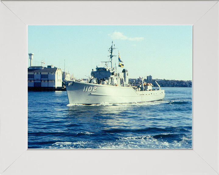 HMS Alcaston (M1102) Royal Navy Ton Class Minesweeper Warship Entering Harbour Photo Print Wall Art Naval Decor Posters, Prints, & Visual Artwork Hampshire Prints 10 x 8 White Frame No