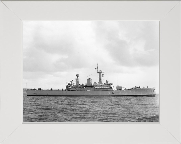 HMS Danae (F47) Royal Navy Leander Class Frigate Starboard Beam View Photo Print Wall Art Decor Posters, Prints, & Visual Artwork Hampshire Prints 6 x 4 No Frame No