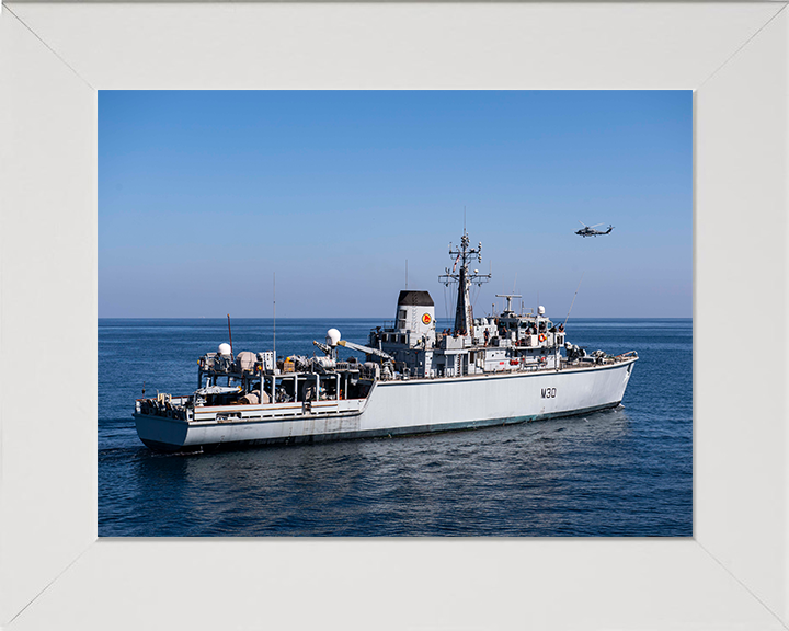 HMS Ledbury (M30) Photo Print - Persian Gulf 2020 - Royal Navy Hunt Class Minesweeper Hampshire Prints 10 x 8 White Frame No