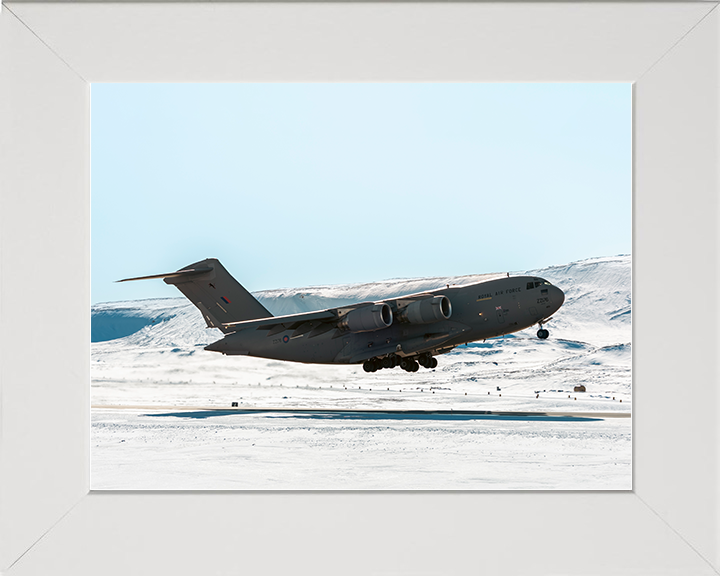 RAF C-17 Globemaster Takeoff Canada 2026 Photo Print Royal Air Force Aircraft Wall Art Posters, Prints, & Visual Artwork Hampshire Prints 10 x 8 White Frame No