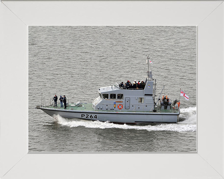 HMS Archer (P264) Royal Navy Archer Class P2000 Patrol Vessel Port Side View Photo Print Wall Art Decor Posters, Prints, & Visual Artwork Hampshire Prints 10 x 8 White Frame No