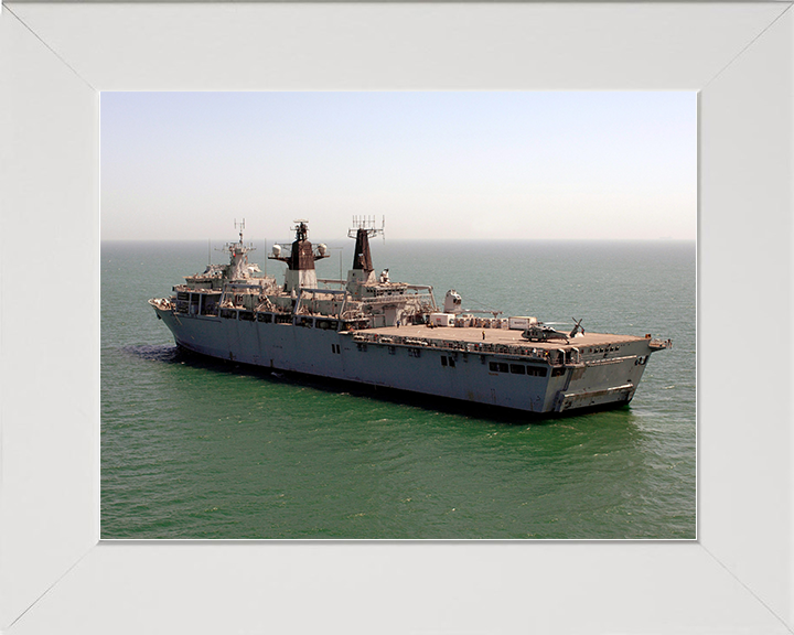 HMS Bulwark (L15) Royal Navy Albion Class Amphibious Ship Persian Gulf 2006 Photo Print Wall Art Decor Posters, Prints, & Visual Artwork Hampshire Prints 10 x 8 White Frame No
