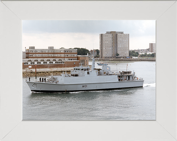 HMS Sandown (M101) Photo Print - Leaving Portsmouth 2001 - Royal Navy Sandown Class Minehunter Hampshire Prints 10 x 8 White Frame No