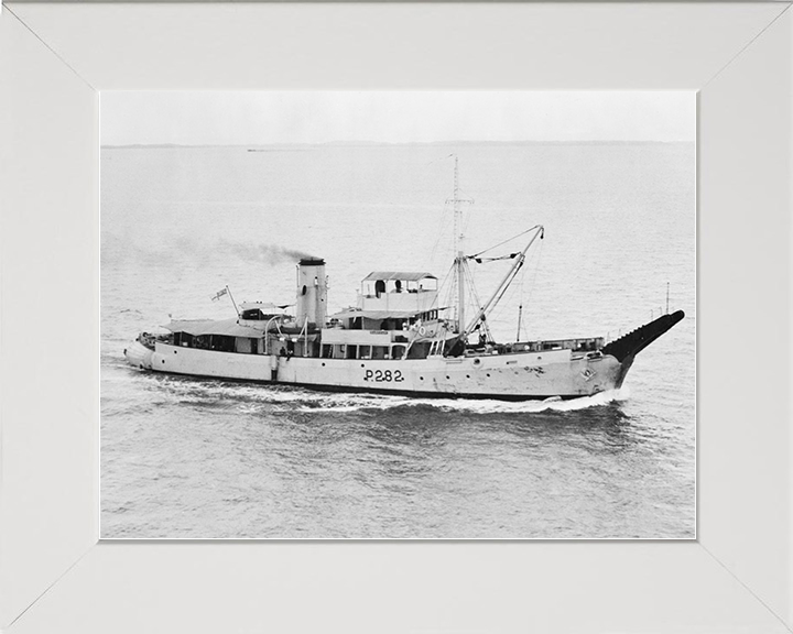 HMS Barfoam (P282) Royal Navy Bar Class Boom Defence Vessel Starboard View Photo Print Wall Art Decor Posters, Prints, & Visual Artwork Hampshire Prints 10 x 8 White Frame No