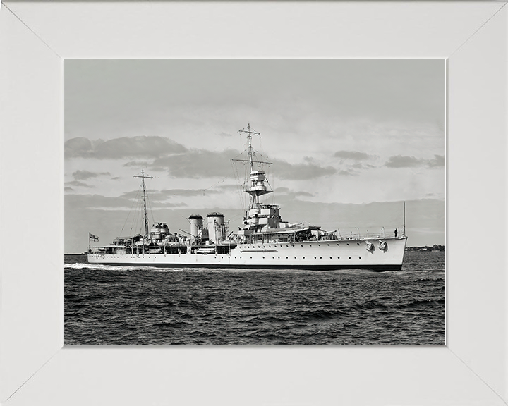 HMS Danae (D44) Royal Navy Danae Class Cruiser Starboard View Photo Print Wall Art Decor Posters, Prints, & Visual Artwork Hampshire Prints 10 x 8 White Frame No