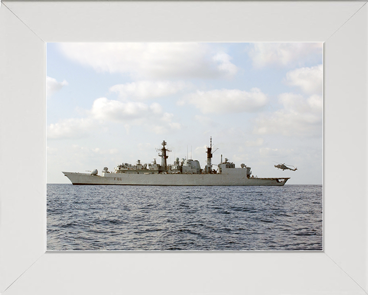 HMS Campbeltown (F86) Royal Navy Type 22 Frigate Port Beam View Photo Print Wall Art Decor Posters, Prints, & Visual Artwork Hampshire Prints 10 x 8 White Frame No