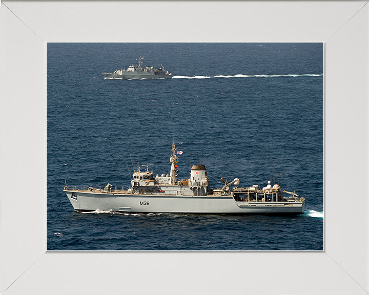 HMS Atherstone (M38) Royal Navy Hunt Class Mine Warfare Vessel Middle East 2009 Photo Print Wall Art Decor Posters, Prints, & Visual Artwork Hampshire Prints 10 x 8 White Frame No