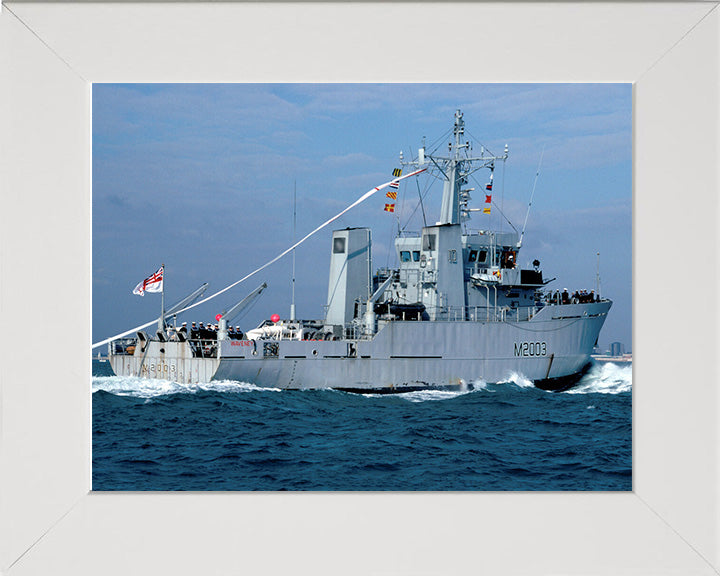 HMS Waveney M2003 | Photo Print | Framed Print | River Class | Minesweeper | Royal Navy Hampshire Prints
