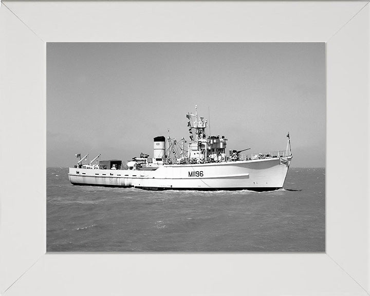 HMS Yarnton M1196 | Photo Print | Framed Print | Ton Class | Minesweeper | Royal Navy Hampshire Prints