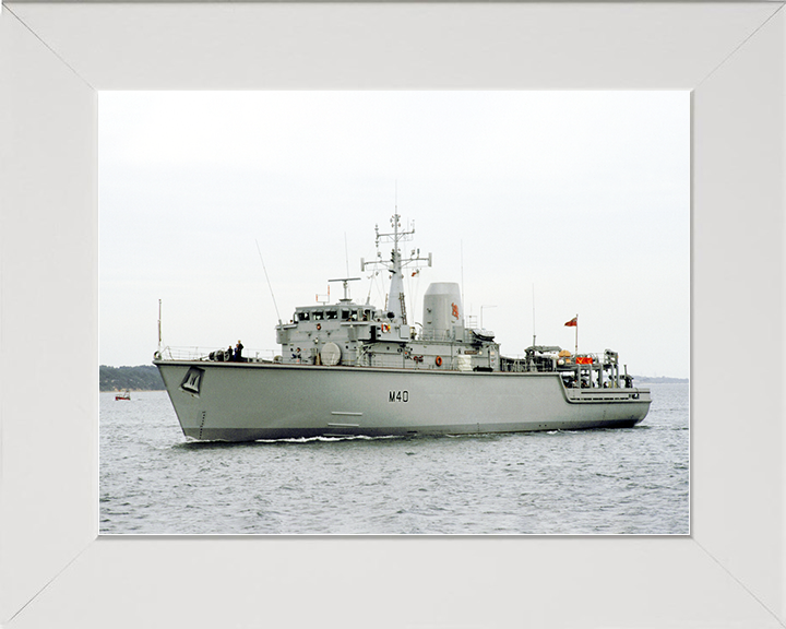 HMS Berkeley (M40) Royal Navy Hunt Class Mine Warfare Vessel Port Side View Photo Print Wall Art Decor Posters, Prints, & Visual Artwork Hampshire Prints 10 x 8 White Frame No