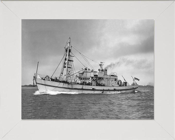 HMS MMS 1717 (J517) | Photo Print | Framed Print | MMS Class | Minesweeper | Royal Navy Hampshire Prints