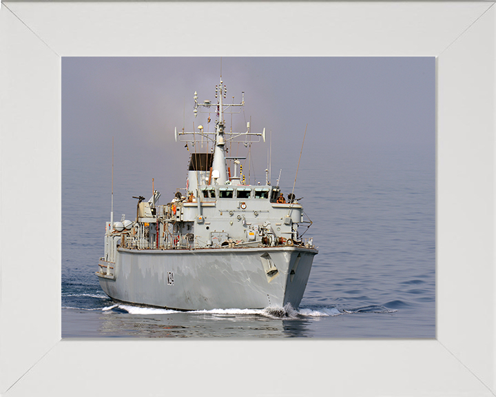 HMS Middleton (M34) Photo Print - Low Starboard Bow View - Royal Navy Hunt Class Mine Warfare Vessel Hampshire Prints 10 x 8 White Frame No