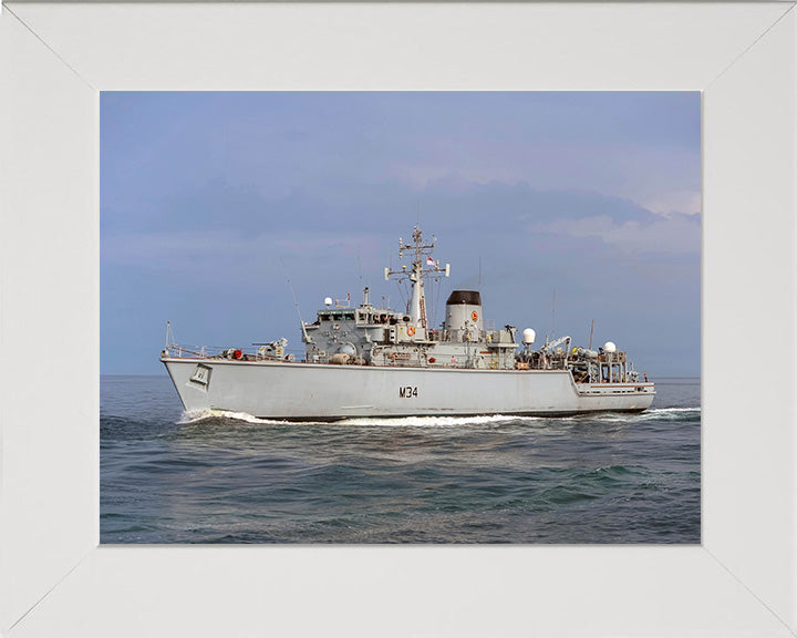 HMS Middleton M34 | Photo Print | Framed Print | Hunt Class | Mine Warfare Vessel | Royal Navy Hampshire Prints