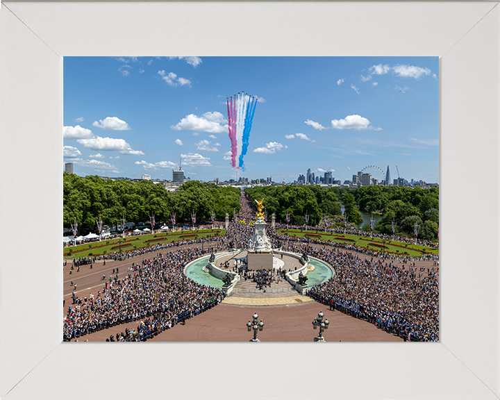 RAF Red Arrows Over Buckingham Palace Photo Print - Royal Air Force Aircraft Hampshire Prints 10 x 8 White Frame No