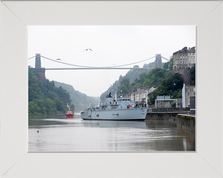 HMS Cattistock (M31) Royal Navy Hunt Class MineHunter Bristol 2011 Photo Print Wall Art Decor Posters, Prints, & Visual Artwork Hampshire Prints 10 x 8 White Frame No