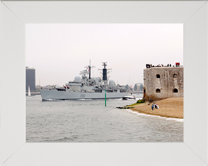 HMS Southampton (D90) - Exits Portsmouth 2007 - Royal Navy Type 42 Destroyer Photo Print Wall Art Naval Decor UK Posters, Prints, & Visual Artwork Hampshire Prints 10 x 8 White Fram No