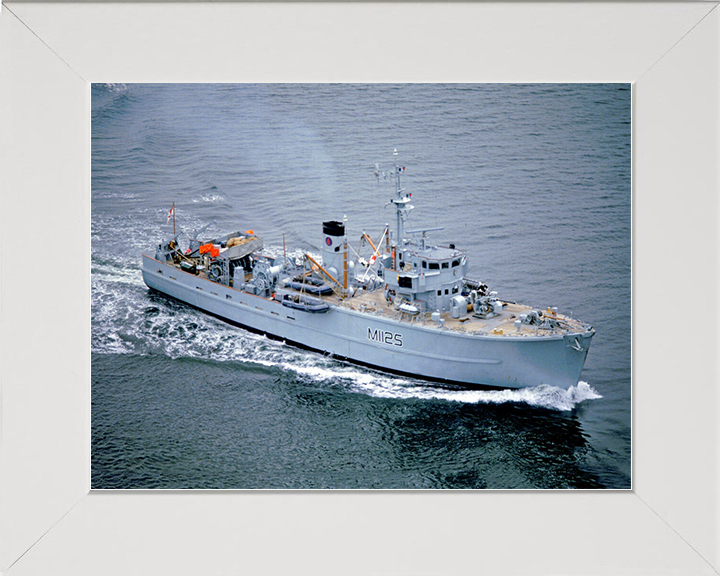 HMS Cuxton M1125 Royal Navy Ton class minesweeper at sea Photo Print Wall art Poster Hampshire Prints 10 x 8 White Frame No