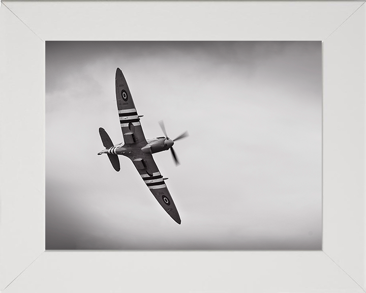 RAF Spitfire Black and White Photo Print - Royal Air Force Aircraft Hampshire Prints 10 x 8 White Frame No
