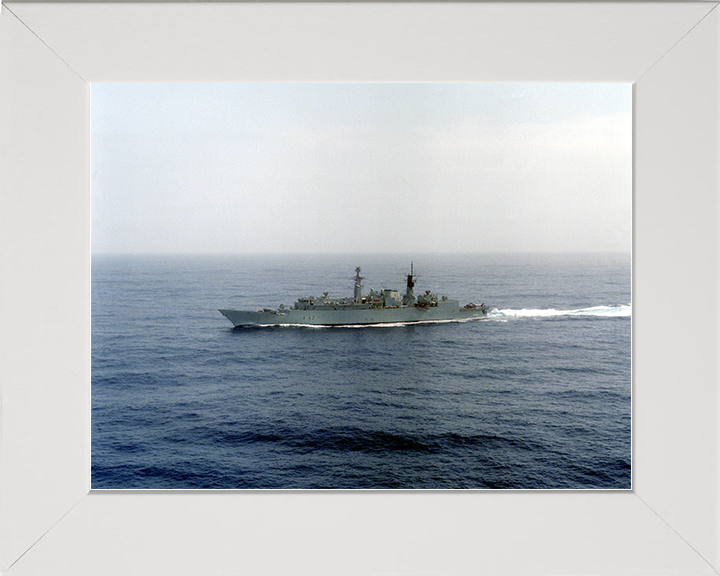 HMS Beaver (F93) Royal Navy Type 22 Frigate At Sea 1988 Photo Print Wall Art Decor Posters, Prints, & Visual Artwork Hampshire Prints 10 x 8 White Frame No