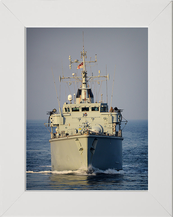 HMS Chiddingfold (M37) Royal Navy Hunt Class Minehunter Low Bow View Photo Print Wall Art Decor Posters, Prints, & Visual Artwork Hampshire Prints 10 x 8 White Frame No