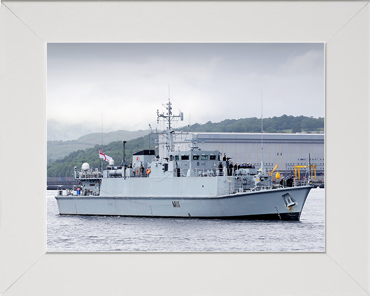 HMS Blyth (M111) Royal Navy Sandown Class Minehunter Faslane 2012 Photo Print Wall Art Decor Posters, Prints, & Visual Artwork Hampshire Prints 10 x 8 White Frame No
