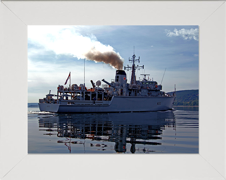HMS Brocklesby (M33) Photo Print - Sails From HMNB Clyde 2006 - Royal Navy Hunt Class Mine Warfare Vessel Posters, Prints, & Visual Artwork Hampshire Prints 10 x 8 White Frame No