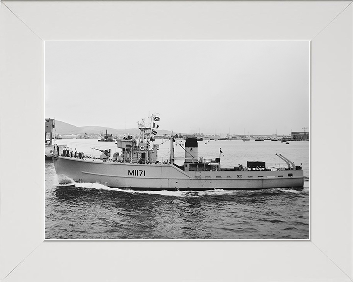 HMS Aldington (M1171) Royal Navy Ton Class Minesweeper Warship Entering Port Photo Print Wall Art Decor Posters, Prints, & Visual Artwork Hampshire Prints 10 x 8 White Frame No