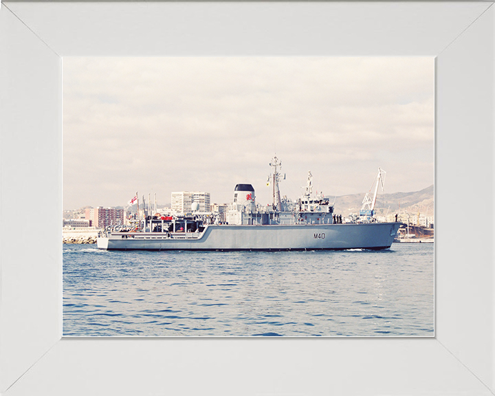 HMS Berkeley (M40) Royal Navy Hunt Class Mine Warfare Vessel Starboard View Photo Print Wall Art Decor Posters, Prints, & Visual Artwork Hampshire Prints 10 x 8 White Frame No