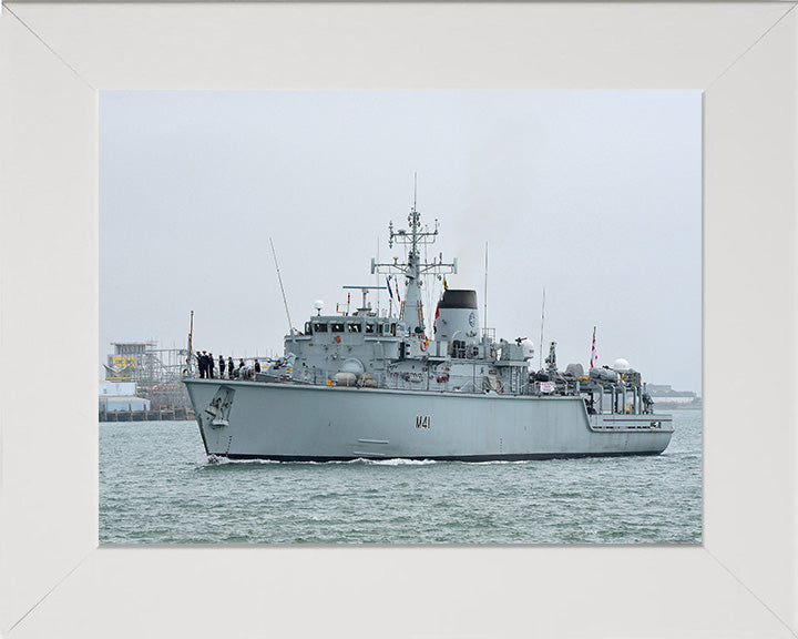 HMS Quorn M41 | Photo Print | Framed Print | Hunt Class | Mine Warfare Vessel | Royal Navy Hampshire Prints