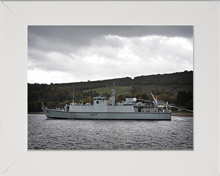HMS Walney M104 | Photo Print | Framed Print | Sandown Class | minesweeper | Royal Navy Hampshire Prints