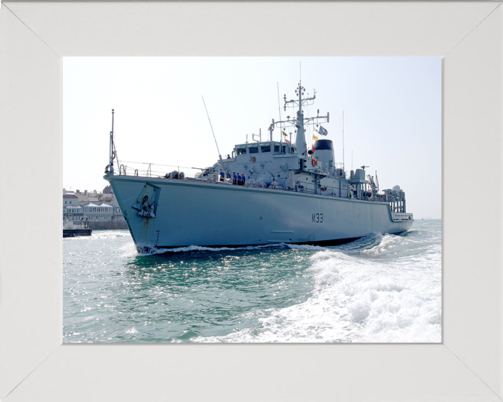 HMS Brocklesby (M33) Photo Print - Homecoming 2009 - Royal Navy Hunt Class Mine Warfare Vessel Posters, Prints, & Visual Artwork Hampshire Prints 10 x 8 White Frame No