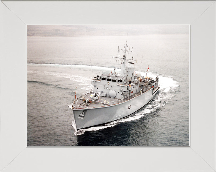 HMS Cattistock (M31) Royal Navy Hunt Class MineHunter Turning to Starboard Photo Print Wall Art Decor Posters, Prints, & Visual Artwork Hampshire Prints 10 x 8 White Frame No