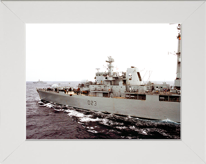 HMS Bristol (D23) Royal Navy Type 82 Destroyer before a RAS Photo Print Wall Art Decor Posters, Prints, & Visual Artwork Hampshire Prints 10 x 8 White Frame No